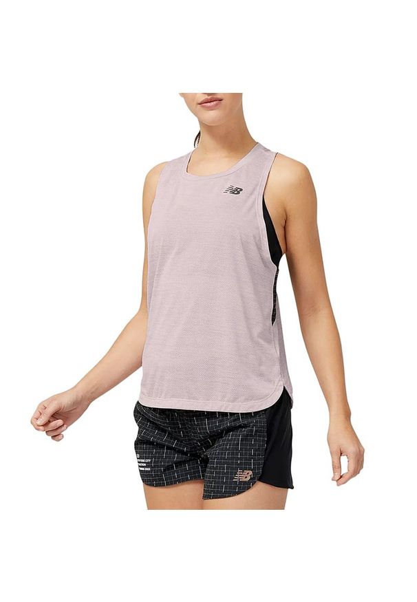 Koszulka New Balance WT31250SIR - różowa. Kolor: różowy. Materiał: poliester. Sezon: lato. Sport: fitness