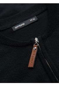 Ombre Clothing - Męski sweter z wiskozą i rozpinanym dekoltem – czarny V2. Typ kołnierza: kołnierzyk stójkowy. Kolor: czarny. Materiał: wiskoza. Wzór: gładki, aplikacja, ze splotem. Styl: elegancki #8