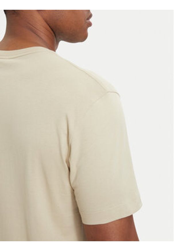 GANT - Gant T-Shirt Shield 2003184 Beżowy Regular Fit. Kolor: beżowy. Materiał: bawełna