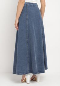 Born2be - Granatowa Trapezowa Spódnica Maxi Bawełniana Jeansowa z Guzikami i Kieszeniami z Klapami Zrissa. Okazja: na co dzień. Kolor: niebieski. Materiał: bawełna, jeans. Styl: casual, elegancki #4