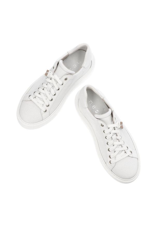 Białe Sneakersy Nessi Modne Półbuty Damskie. Kolor: biały. Materiał: materiał, skóra