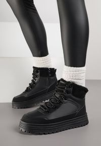 Renee - Czarne Sneakersy w Stylu Traperów na Platformie Ewedora. Okazja: na co dzień. Kolor: czarny. Materiał: jeans. Obcas: na platformie #7