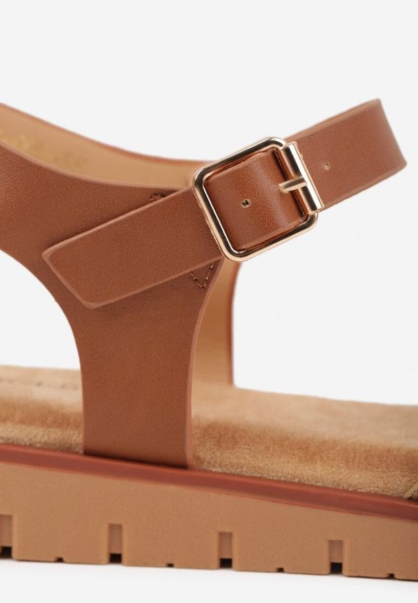 Renee - Ciemnobeżowe Płaskie Sandały VICES z Cholewką ze Skrzyżowanymi Paskami Emelika. Zapięcie: pasek. Kolor: beżowy. Wzór: haft. Styl: boho