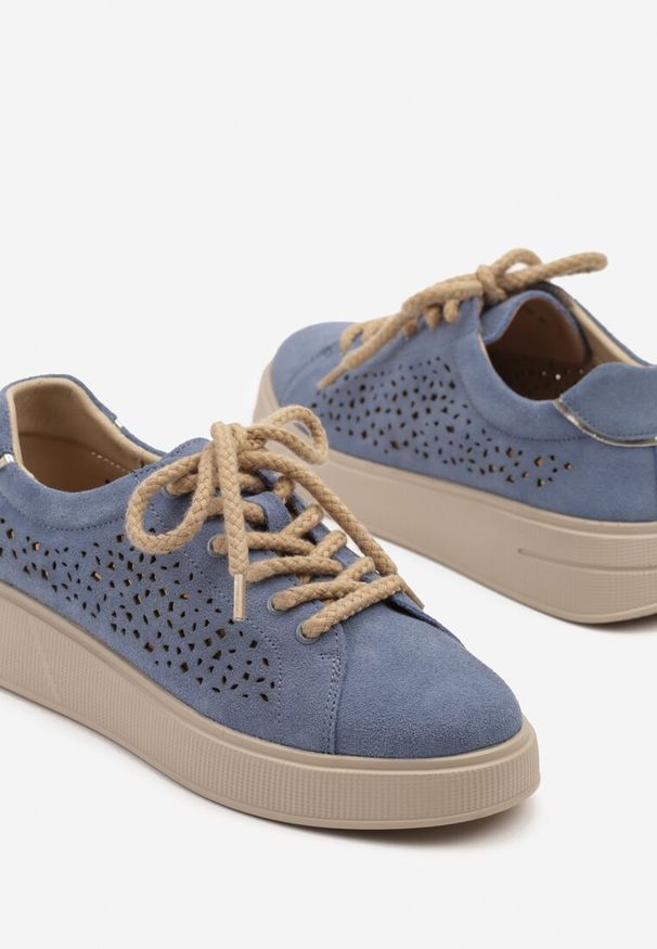 Born2be - Niebieskie Skórzane Sneakersy Typu Tenisówki z Ażurową Cholewką Virival. Okazja: na co dzień. Kolor: niebieski. Materiał: skóra. Szerokość cholewki: normalna. Wzór: ażurowy. Sezon: wiosna