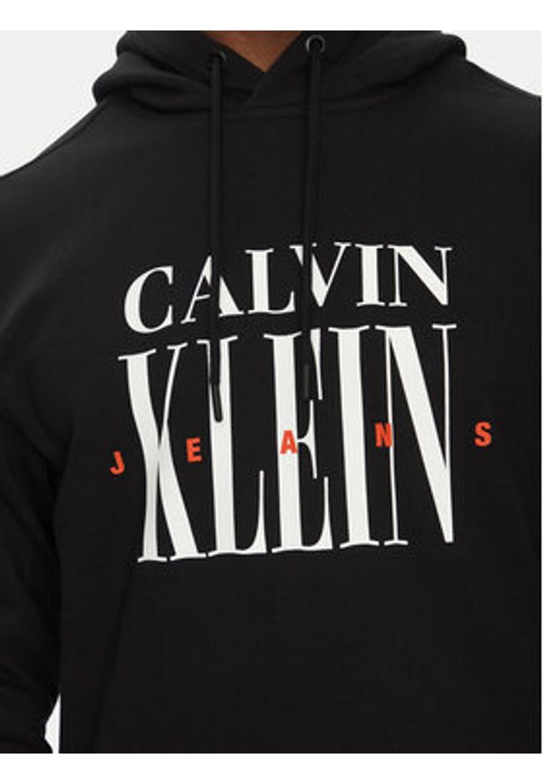 Calvin Klein Jeans Bluza Serif Font Graphic J30J327520 Czarny Regular Fit. Kolor: czarny. Materiał: bawełna