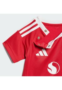 Adidas - Zestaw Manchester United 24/25 Home Baby Kids. Kolor: czerwony. Materiał: materiał