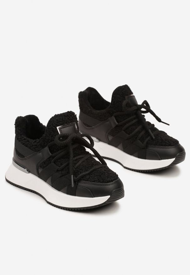 Born2be - Czarne Sneakersy z Futerkiem Typu Baranek na Grubej Podeszwie Zinithara. Zapięcie: sznurówki. Kolor: czarny. Materiał: futro. Wzór: aplikacja