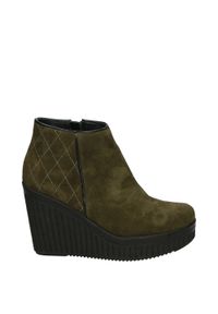 Venezia - OCIEPLANE BOTKI Z ZAMSZU 19688 KHAKI. Kolor: brązowy. Materiał: zamsz. Szerokość cholewki: normalna. Obcas: na obcasie. Wysokość obcasa: średni #1