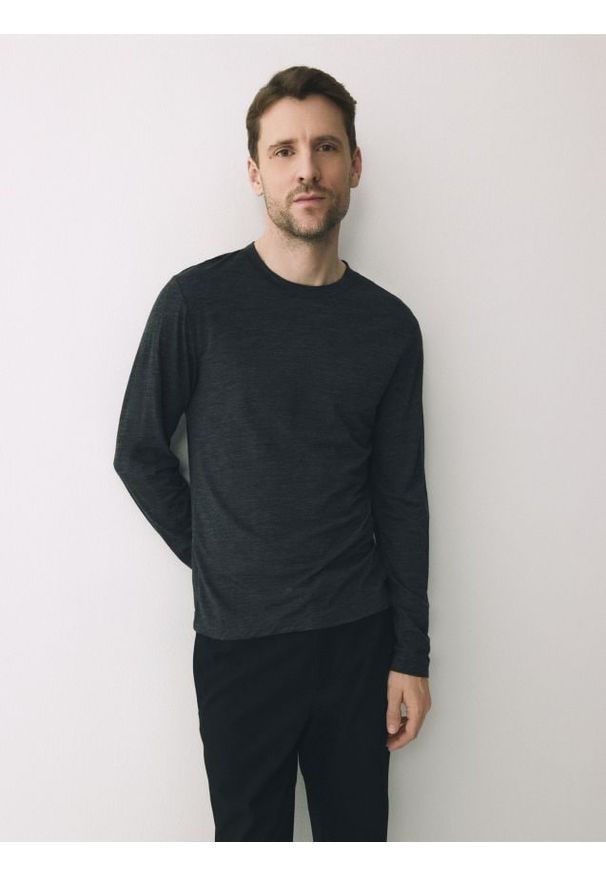Reserved - Longsleeve z wełny merino - ciemnoszary. Kolor: szary. Materiał: wełna. Długość rękawa: długi rękaw