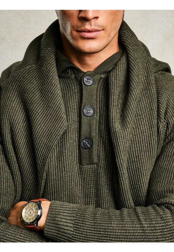 Big-Star - Sweter męski z kapturem khaki Carlson 303. Okazja: na spacer, na co dzień. Typ kołnierza: kaptur. Kolor: zielony. Materiał: materiał, dzianina, jeans, bawełna. Wzór: aplikacja, ze splotem. Styl: vintage, casual