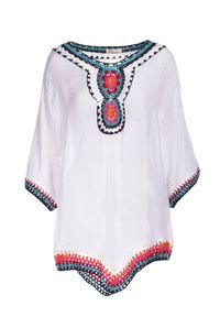 Born2be - Biała Tunika Narzutka Kahlisine. Kolor: biały. Materiał: dzianina. Wzór: ażurowy, kolorowy. Styl: boho #3