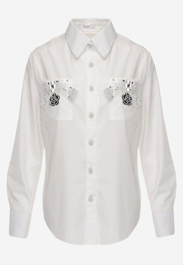 Renee - Biała Klasyczna Koszula z Kieszeniami Zdobiona Cyrkoniami i Kwiatowym Detalem Herlla. Kolor: biały. Długość rękawa: długi rękaw. Długość: długie. Wzór: kwiaty, aplikacja. Styl: klasyczny