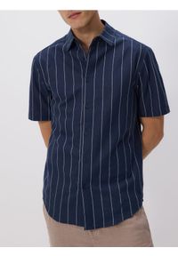 Reserved - Koszula slim fit z lnem - granatowy. Kolor: niebieski. Materiał: len #1