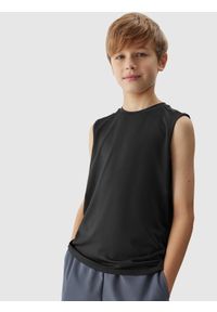 4F JUNIOR - Tank-top sportowy chłopięcy - czarny. Kolor: czarny. Materiał: syntetyk, elastan, materiał, włókno, dzianina. Długość rękawa: na ramiączkach. Wzór: ze splotem, napisy, jednolity, gładki. Sport: fitness