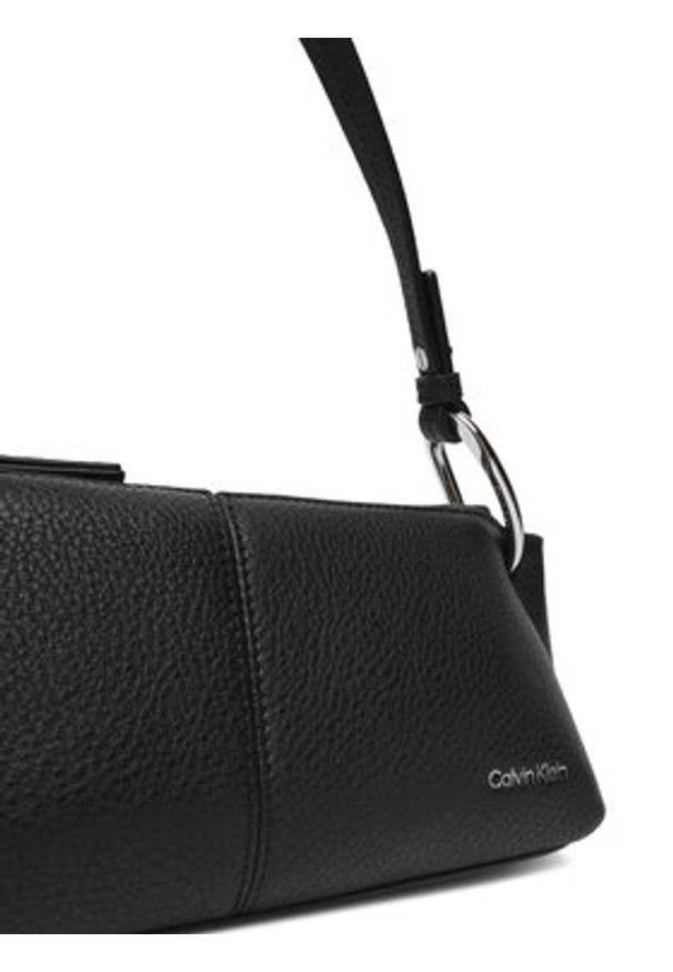 Calvin Klein Torebka Slouchy Leather Small Conv Bag LV04F3659G Czarny. Kolor: czarny. Materiał: skórzane