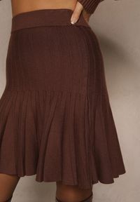 Renee - Brązowa Spódnica z Wiskozą o Rozkloszowanym Kroju High Waist Calatiela. Okazja: na co dzień. Stan: podwyższony. Kolor: brązowy. Materiał: wiskoza. Sezon: lato, wiosna. Styl: elegancki, casual #3