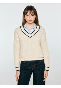 Big-Star - sweter damski bawełniany z dekoltem v-neck kremowy calia 103. Kolor: kremowy. Materiał: bawełna. Wzór: ze splotem, jednolity #1