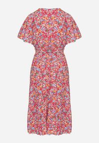 Born2be - Czerwona Rozkloszowana Sukienka w Kwiaty z Kopertowym Dekoltem Plisowana Lanasira. Kolor: czerwony. Wzór: kwiaty. Typ sukienki: kopertowe #6