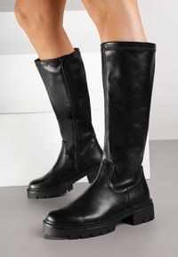 Renee - Czarne Kozaki z Gładką Cholewką w Minimalistycznym Stylu Acordia. Okazja: na co dzień. Kolor: czarny. Materiał: jeans. Szerokość cholewki: normalna. Wzór: gładki. Styl: klasyczny, casual #3