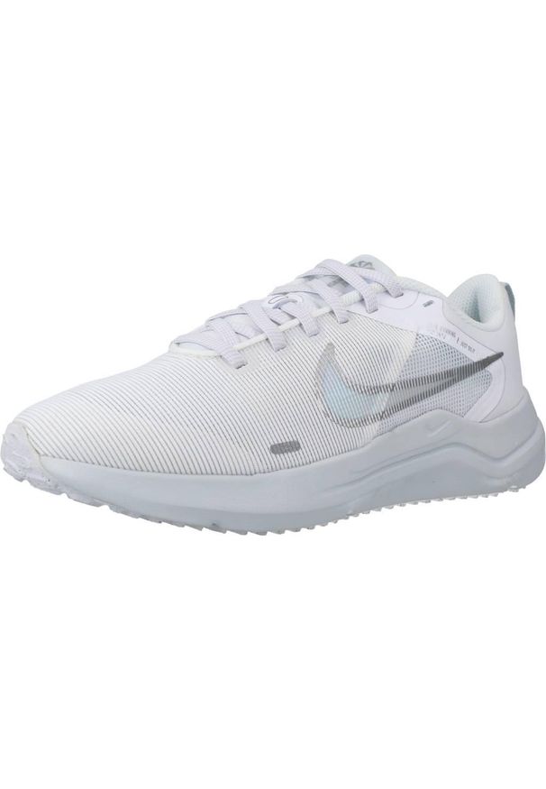 Tenisówki Nike Model Downshifter 12 Womens Kolor Biały. Zapięcie: sznurówki. Kolor: beżowy, biały, wielokolorowy. Materiał: syntetyk, tkanina, materiał. Szerokość cholewki: normalna. Model: Nike Downshifter. Sport: bieganie