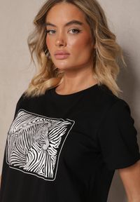 Renee - Czarny Bawełniany T-shirt Oversize z Nadrukiem Imitującym Zebrę Nalornis. Okazja: na co dzień. Kolor: czarny. Materiał: bawełna. Wzór: nadruk, motyw zwierzęcy. Styl: elegancki, casual #3