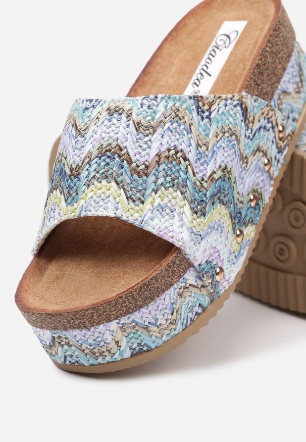 Renee - Niebieskie Klapki na Platformie z Plecioną Rafią w Geometryczny Wzór Ciarilane. Okazja: na co dzień, na spacer. Kolor: niebieski. Materiał: jeans. Wzór: geometria. Sezon: wiosna. Obcas: na platformie. Styl: wakacyjny, casual
