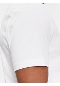 Calvin Klein T-Shirt Overlay Box Logo T-Shirt K10K112402 Biały Regular Fit. Kolor: biały. Materiał: bawełna #3
