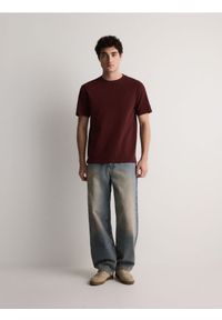 Reserved - T-shirt comfort fit - ciemnobrązowy. Kolor: brązowy. Materiał: bawełna, dzianina
