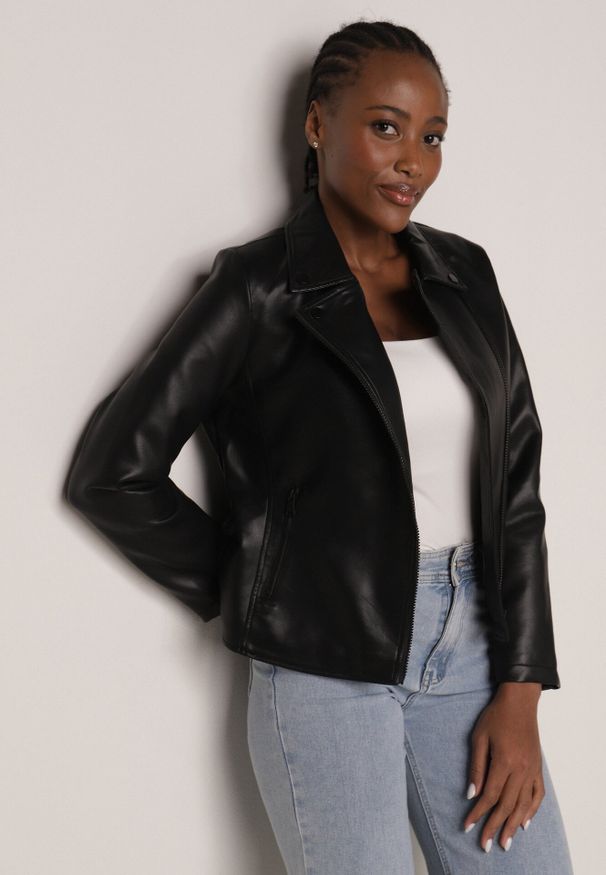 Born2be - Czarna Kurtka Ramoneska o Taliowanym Kroju z Suwakami przy Rękawach Harirra. Okazja: na co dzień. Kolor: czarny. Materiał: poliester, skóra, jeans. Styl: casual, elegancki, klasyczny