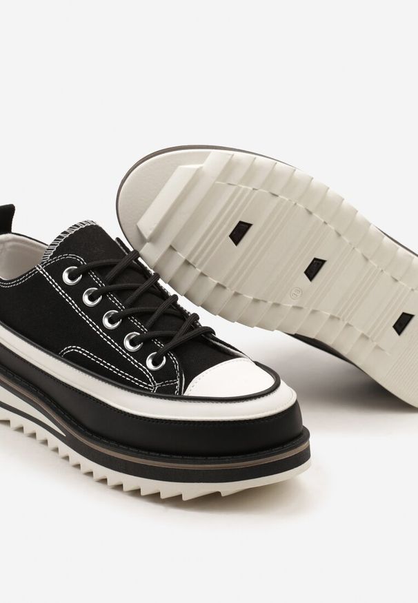 Born2be - Czarne Trampki na Grubej Podeszwie przed Kostkę Aneerla. Wysokość cholewki: przed kostkę. Zapięcie: sznurówki. Kolor: czarny. Materiał: jeans. Styl: elegancki, klasyczny