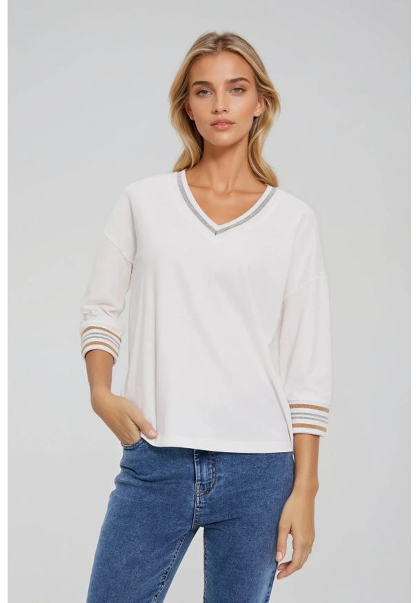 MOODO - Bawełniana bluza z dekoltem w serek biała. Typ kołnierza: dekolt w serek. Kolor: biały. Materiał: bawełna