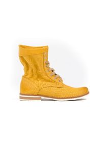 Zapato - dziurkowane botki workery - skóra naturalna - model 428 - kolor żółty. Okazja: na spacer. Wysokość cholewki: za kostkę. Kolor: żółty. Materiał: skóra. Wzór: ażurowy. Styl: sportowy