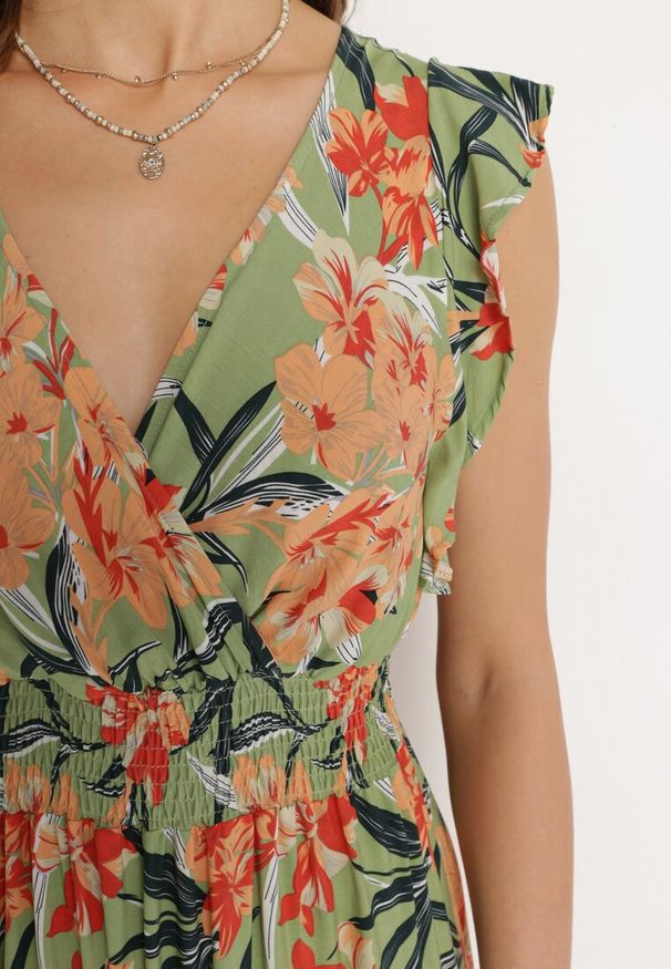 Born2be - Zielona Sukienka z Wiskozy Yenek. Kolor: zielony. Materiał: wiskoza. Długość rękawa: krótki rękaw. Wzór: nadruk, aplikacja. Typ sukienki: rozkloszowane, kopertowe. Styl: elegancki, wizytowy. Długość: maxi