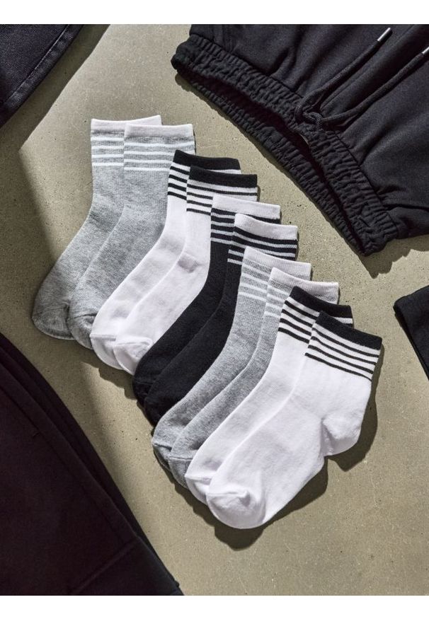 Sinsay - Skarpetki 5 pack - szary. Kolor: szary