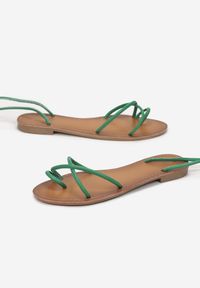Renee - Zielone Sandały Chryselle. Nosek buta: otwarty. Zapięcie: pasek. Kolor: zielony. Wzór: paski. Sezon: lato. Obcas: na płaskiej podeszwie
