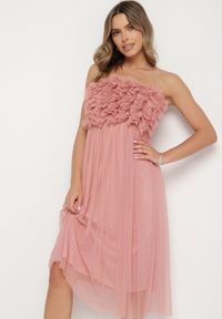 Born2be - Ciemnoróżowa Tiulowa Sukienka z Falbankami Larithia. Typ kołnierza: kołnierz z falbankami. Kolor: różowy. Materiał: tiul. Długość rękawa: bez ramiączek #4