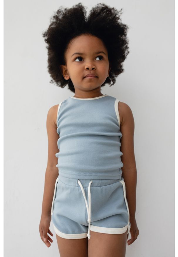 Marsala - MINI spodenki z beżowym obszyciem w kolorze SKY BLUE - DALTON-116-122 (6-7). Kolor: niebieski. Materiał: bawełna, elastan, dzianina, prążkowany, guma. Wzór: gładki