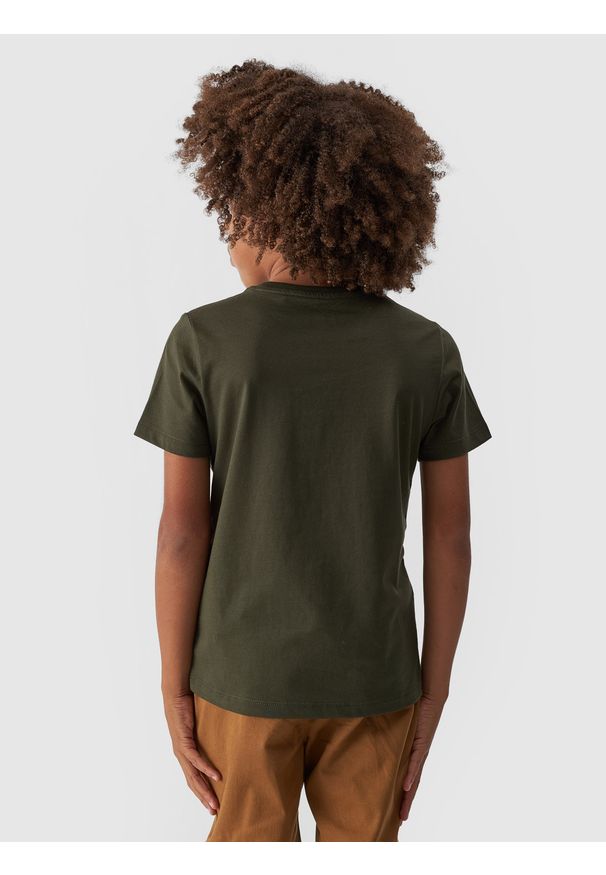 4f - 4F T-shirt z nadrukiem chłopięcy - khaki 128 (7-8 lat). Okazja: na co dzień. Kolor: oliwkowy, brązowy, wielokolorowy. Materiał: dzianina, bawełna, jersey. Długość rękawa: krótki rękaw. Długość: krótkie. Wzór: nadruk. Sezon: lato. Styl: sportowy, casual