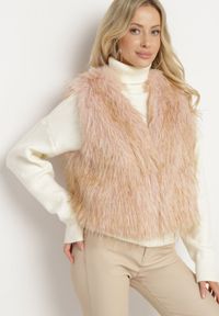 Born2be - Ciemnobeżowa Kamizelka Futrzana Bez Zapięć Loreti. Okazja: na co dzień. Kolor: beżowy. Materiał: futro. Styl: casual, elegancki #2
