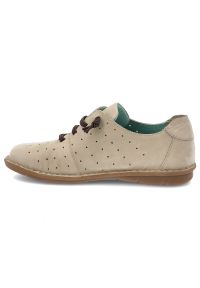 Półbuty damskie Maciejka, skórzane zamszowe na płaskiej podeszwie z dziurkami, beż brudny, P6810. Kolor: beżowy. Materiał: zamsz, skóra, jeans. Szerokość cholewki: normalna. Sezon: lato. Obcas: na płaskiej podeszwie. Styl: elegancki #4