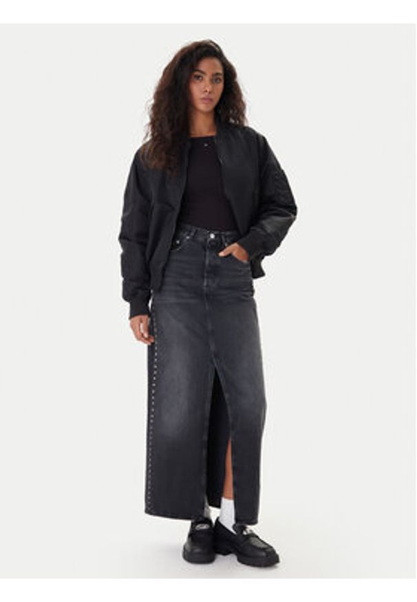 Tommy Jeans Spódnica jeansowa Layla DW0DW21576 Czarny Regular Fit. Kolor: czarny. Materiał: bawełna