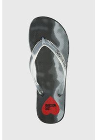 Love Moschino japonki damskie kolor szary na platformie. Kolor: szary. Materiał: materiał. Obcas: na platformie #5