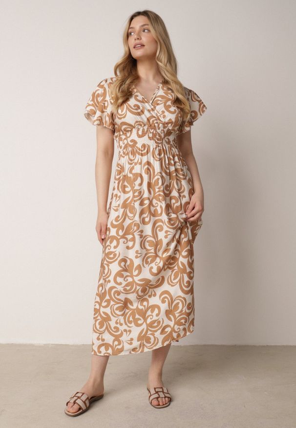 Born2be - Brązowa Wiskozowa Sukienka z Kopertowym Dekoltem i Gumkami w Talii Shyraya. Okazja: na co dzień. Typ kołnierza: dekolt kopertowy. Kolor: brązowy. Materiał: wiskoza. Typ sukienki: kopertowe. Styl: casual