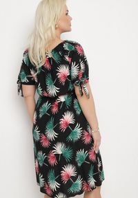 Born2be - Czarna Trapezowa Sukienka z Bawełny w Stylu Hiszpanki z Krótkim Rękawem i Ozdobnym Wiązaniem Grianne. Okazja: na co dzień. Typ kołnierza: dekolt hiszpanka. Kolor: czarny. Materiał: bawełna. Długość rękawa: krótki rękaw. Typ sukienki: trapezowe. Styl: casual, elegancki #7