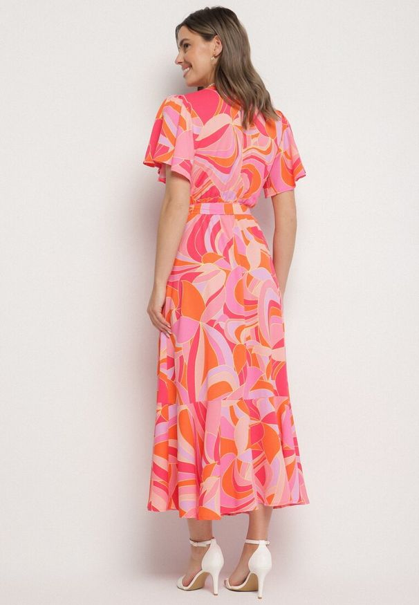 Born2be - Czerwona Sukienka o Kopertowym Kroju z Wiązanym Paskiem Zareonna. Okazja: na co dzień. Typ kołnierza: dekolt w kształcie V. Kolor: czerwony. Typ sukienki: kopertowe. Styl: elegancki, casual