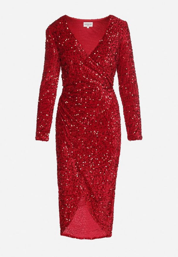 Born2be - Czerwona Dopasowana Cekinowa Sukienka z Kopertowym Dekoltem i Asymetrycznym Wycięciem Rinnalith. Okazja: na imprezę. Kolor: czerwony. Typ sukienki: asymetryczne, kopertowe. Styl: elegancki, klasyczny