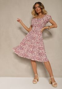 Renee - Fioletowa Sukienka Bawełniana z Gumką w Talii i Ornamentalnym Printem Natilessae. Okazja: na co dzień. Kolor: fioletowy. Materiał: bawełna. Wzór: nadruk. Styl: elegancki, casual