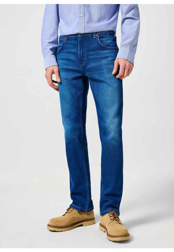 Męskie Spodnie Jeansowe Wrangler Greensboro Blue Jam 112357412, W32 L32. Okazja: na co dzień. Styl: klasyczny, casual