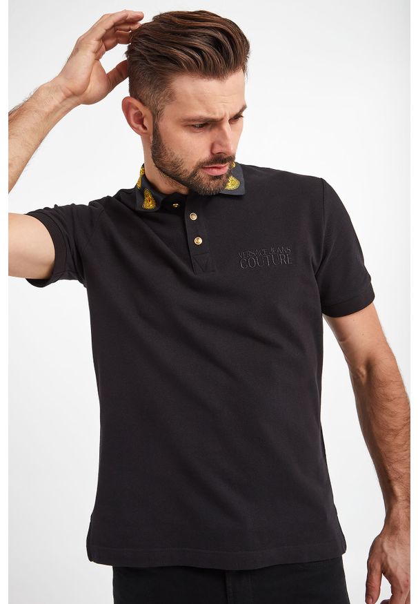 Versace Jeans Couture - Polo VERSACE JEANS COUTURE. Typ kołnierza: polo. Materiał: bawełna. Wzór: haft, aplikacja