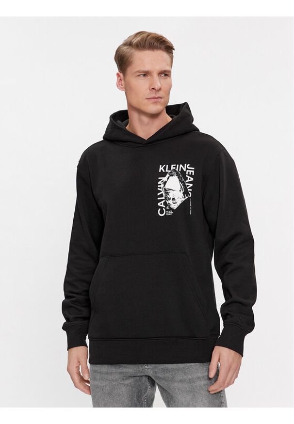 Calvin Klein Jeans Bluza Modern Metals Graphic J30J324626 Czarny Regular Fit. Kolor: czarny. Materiał: syntetyk, bawełna